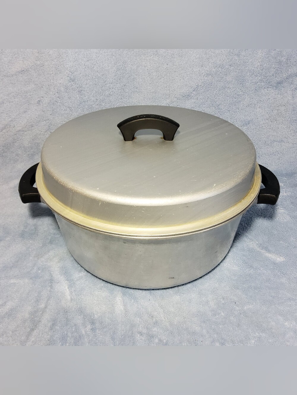 Vintage Wear-Ever 1298 Aluminum Dutch Oven with Lid 4 Quart TACUCo 4 Star Logo